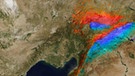 Ein Satellitenbild zeigt die Veränderungen der Landoberfläche in der Türkei nach dem Erdbeben.  | Bild: DLR