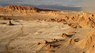 Valle de la Luna in der chilenischen Atacama-Wüste, eine der Touristenattraktionen in dieser Küstenwüste  | Bild: picture-alliance/dpa