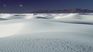 Gipsebene White Sands in der amerikanischen Chihuahua-Wüste. Die Landschaften der Wüste der Erde sind weltweit unterschiedlich. Milliarden von Sandkörnern, Dünen, Schotterebenen, Felsgebirge, Salzseen und auch Eisflächen prägen die trockensten Gebiete der Welt. | Bild: picture-alliance/dpa