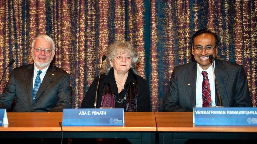 Venkatraman Ramakrishnan, Thomas Steitz und Ada Yonath erhielten den Chemie-Nobelpreis 2009 | Bild: picture-alliance/dpa
