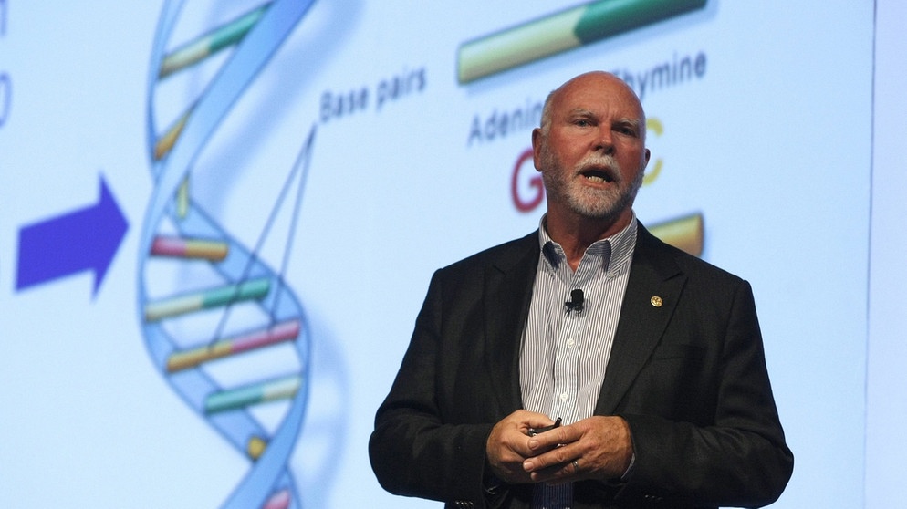 Einer der Pioniere der synthetischen Biologie: Der US-Amerikaner Craig Venter, hier im Jahr 2012. | Bild: picture alliance/dpa/Francisco Guasco