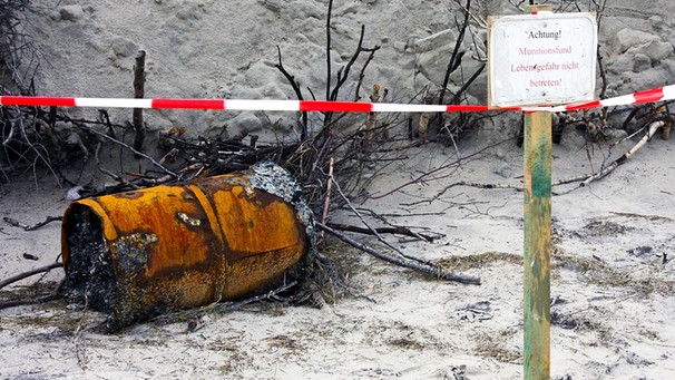 Wasserbomben-Fund bei Wangerooge | Bild: picture alliance/dpa/Peter Kuchenbuch-Hanken