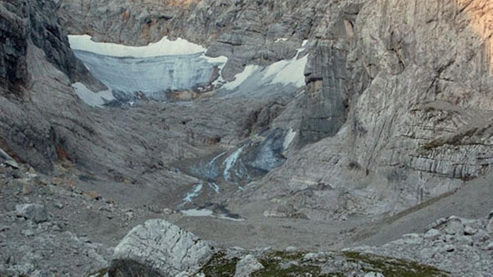 Blick auf den Blaueisgletscher am Hochkalter im Jahr 2007. | Bild: www.bayerische-gletscher.de