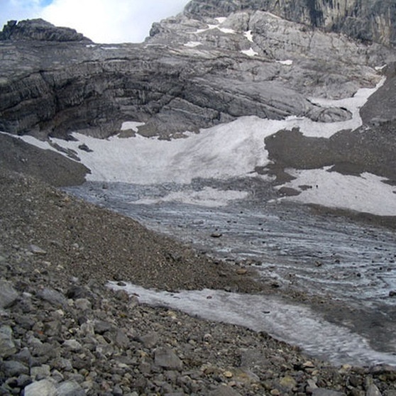 Blick auf den Watzmanngletscher im Jahr 2004. | Bild: www.bayerische-gletscher.de