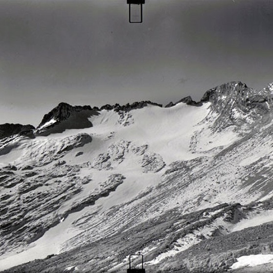 Blick auf den südlichen Schneeferner-Gletscher auf dem Zugspitzplatt im Jahr 1970. | Bild: www.bayerische-gletscher.de