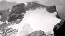 Blick auf den Nördlichen Schneeferner-Gletscher auf dem Zugspitzplatt im Jahr 1942. | Bild: www.bayerische-gletscher.de