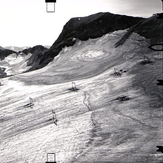 Blick auf den nördlichen Schneeferner-Gletscher auf dem Zugspitzplatt im Jahr 1986. | Bild: www.bayerische-gletscher.de