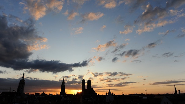 Sonnenuntergang über München | Bild: picture-alliance/dpa