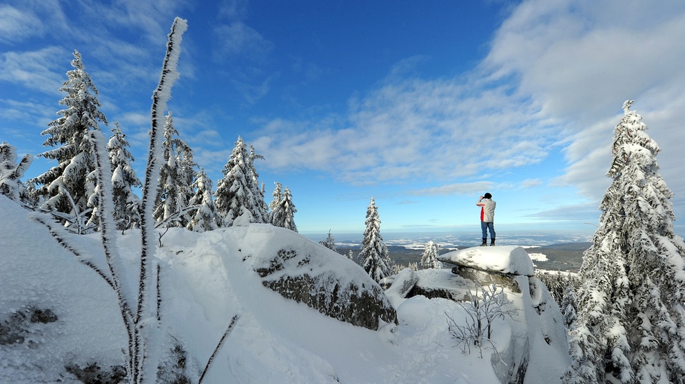 Fernsicht bei Schnee auf dem Ochsenkopf | Bild: picture-alliance/dpa