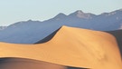 Death Valley in Kalifornien. Wie entstehen Wetterphänomene wie Winde, Föhn, Gewitter, Blitze oder Hurrikane und Tornados? Die globalen Windsysteme, Meeresströmungen und die Erdrotation beeinflussen unser Wetter. | Bild: colourbox.com