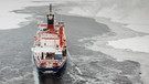 Das deutsche Forschungsschiff Polarstern in der zentralen Arktis, Aufnahme von der Sommer-Expedition 2015. | Bild: BR/Alfred-Wegener-Institut / Mario Hoppmann