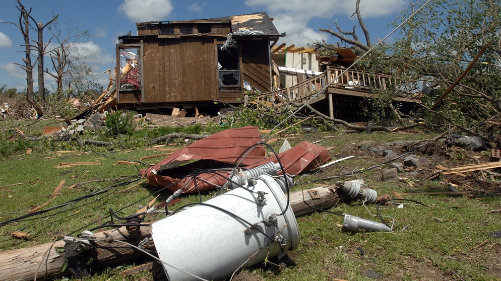 Schäden nach Tornado-Serie in den USA 2011 | Bild: picture-alliance/dpa