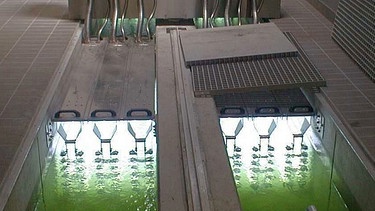 UV-Anlage zur Desinfektion des Abwassers in der Kläranlage Bad Tölz | Bild: Bayerisches Landesamt für Umwelt