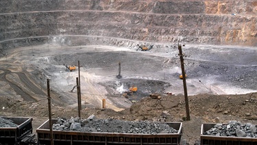 Die größten bekannten Vorkommen an Seltenen Erden liegen in China in der Bayan-Obo-Mine im der Inneren Mongolei. | Bild: picture alliance / AP Images | Uncredited