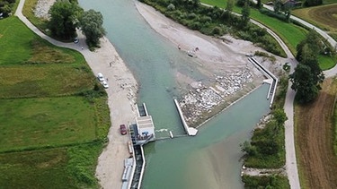 Schachtkraftwerk der Gemeinde Großweil an der Loisach, einem Fluss in Bayern. | Bild: BR/Martin Breitkopf