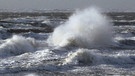 Wellen im Meer | Bild: picture-alliance/dpa