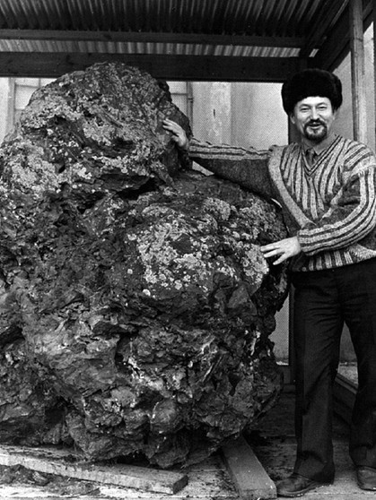 Meteoritenstück, das in Sibirien einschlug | Bild: picture-alliance/dpa
