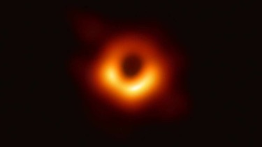 Erste direkte visuelle Nachweis eines Schwarzen Lochs | Bild: picture alliance/Event Horizon Telescope (EHT)/dpa