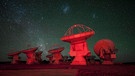 ALMA: 66 zusammengeschlossene Antennen unterm Sternenzelt | Bild: ESO/C. Malin