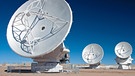 Die Antennen des ALMA-Teleskops der Europäischen Südsternwarte ESO in Chile. | Bild: picture-alliance/dpa/ALMA/ESO/NAOJ/NRAO/ W. Garnier 