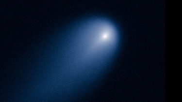 Hell leuchtende Koma des Kometen ISON C/2012 S1 am 10. April 2013, aufgenommen vom Hubble-Weltraumteleskop | Bild: NASA