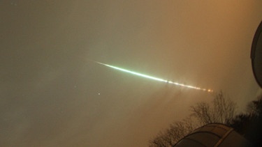 Der Meteor vom 6. März 20216, fotografiert von Erwin Filimon. Bei Stubenberg schlugen die Bruchstücke des Meteoriten ein. | Bild: Erwin Filimon