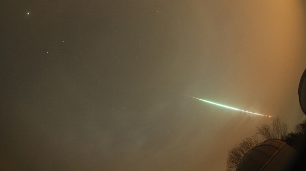 Der Meteor vom 6. März 20216, fotografiert von Erwin Filimon. Bei Stubenberg schlugen die Bruchstücke des Meteoriten ein. | Bild: Erwin Filimon