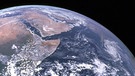 Das berühmte Foto der "Blue Marble" Erde, aufgenommen von der NASA-Mondmission Apollo 17 | Bild: NASA
