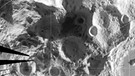Mondkrater. Der Lunar Reconnaissance Orbiter nimmt unseren Mond seit 2009 ganz genau unter die Lupe: Bis auf fünfzig Zentimeter genau erkunden seine Instrumente unseren Trabanten. Und entdecken dabei so einiges ... seht selbst! | Bild: NASA