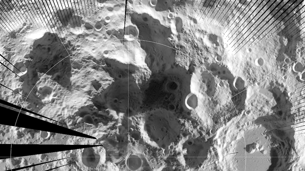 Mondkrater. Der Lunar Reconnaissance Orbiter nimmt unseren Mond seit 2009 ganz genau unter die Lupe: Bis auf fünfzig Zentimeter genau erkunden seine Instrumente unseren Trabanten. Und entdecken dabei so einiges ... seht selbst! | Bild: NASA