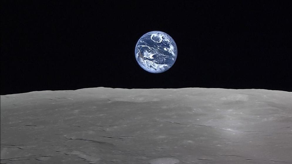 Mondaufnahme der japanischen Sonde Kaguya mit Blick auf die aufgehende Erde | Bild: JAXA