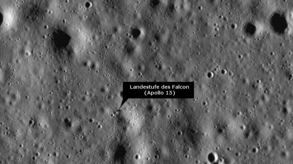 Fotos vom Landeplatz der Mondmission Apollo 15 mit sichtbarer Landestufe, aufgenommen vom LRO. Waren die Astronauten wirklich auf dem Mond? War es nicht nur alles eine große Täuschung? Die Mondsonde LRO fotografierte die Landeplätze - seht selbst! | Bild: NASA