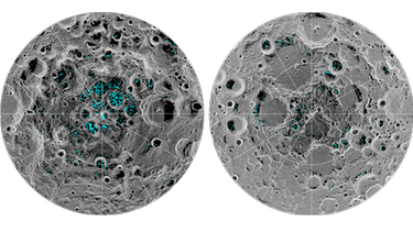 Vorkommen von Wassereis (türkis) am Südpol (links) und Nordpol (rechts) des Mondes, entdeckt mit dem NASA-Instrument Moon Mineralogy Mapper M3 an Bord der indischen Mond-Sonde Chandrayaan-1. Daten aufgenommen im Jahr 2009, veröffentlicht im August 2018. In der Darstellung der Mondoberfläche entspricht die Helligkeit des Graus der Temperatur der Oberfläche: Je dunkler, umso kälter die gemessene Temperatur. | Bild: NASA