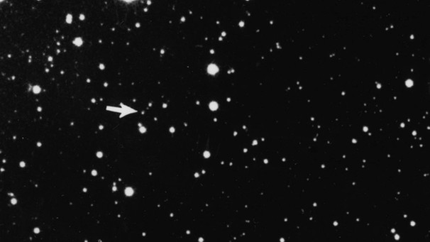 Auf dieser Aufnahme entdeckte der junge Astronom Clyde W. Tombaugh am 18. Februar 1930 den Zwergplaneten Pluto. Gesucht hatte er eigentlich nach einem gigantischen Transneptun-Planeten. | Bild: NASA