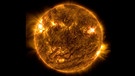 Sonneneruption am 16. Juli 2013, aufgenommen von der Sonde SOHO. Der koronale Massenauswurf fand genau in Richtung Erde statt. Dabei werden Millionen Tonnen von Teilchen durchs All geschleudert. | Bild: ESA & NASA / SOHO