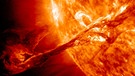 Sonneneruption im August 2012, aufgenommen in verschiedenen Wellenlängen vom Solar Dynamics Observatory (SDO). Solche koronalen Massenauswürfe sind die Ursache für Sonnenwind und Sonnenstürme. | Bild: NASA / SDO