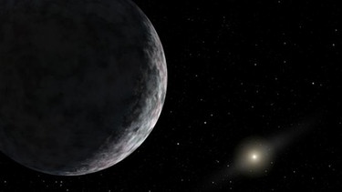 Künstlerische Darstellung des Zwergplaneten Eris, ehemals Xena, am Rande unseres Sonnensystems.  | Bild: NASA/JPL-Caltech