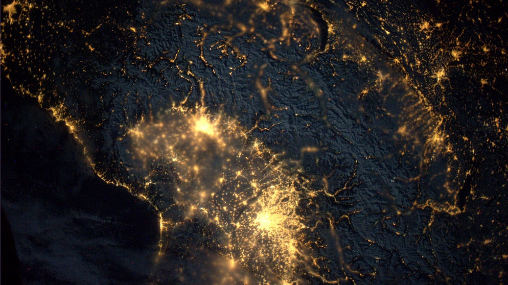Die Alpen bei Nacht | Bild: ESA/NASA