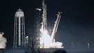 SpaceX Falcon 9 Rakete im Start | Bild: picture alliance / newsco; Joe Marino