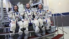 Sojuis-Crew Alexander Gerst, Sergej Prokopjew und Serena Aunon-Chancello beim Training | Bild: dpa-Bildfunk