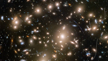 Galaxienhaufen Abell 370 | Bild: NASA, ESA und STScI