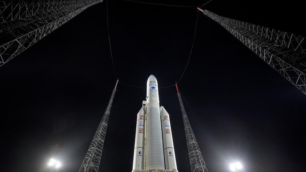Das James Webb-Weltraumteleskop wurde am 21. Dezember 2021 mit einer europäischen Ariane 5-Rakete ins All gebracht.  | Bild: picture alliance / ASSOCIATED PRESS | Bill Ingalls