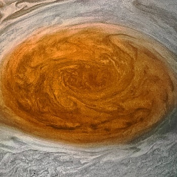 Juno nimmt Jupiter unter der Lupe. Hier zu sehen: der Große Rote Fleck | Bild: NASA/JPL-Caltech/SwRI/MSSS/Jason Major