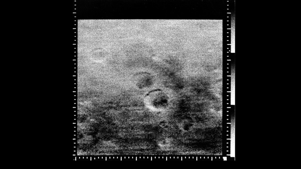 Krater auf dem Mars, aufgenommen von Mariner 4 | Bild: NASA