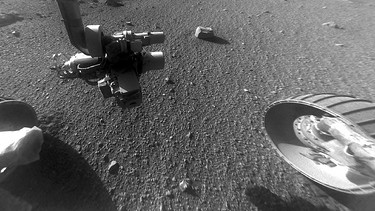 Opportunity, der Mars-Rover der NASA, fotografiert sich am Endeavour Krater selbst. Das Selfie stammt vom 4. Januar 2018. | Bild: NASA/JPL-Caltech