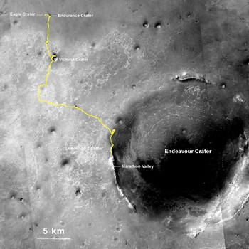 2004 ist Opportunity, der Mars-Rover der NASA, am Eagle-Krater gelandet. Seine Tour führte ihn zum riesigen Endeavour-Krater, den er seit 2011 erkundet. | Bild: NASA