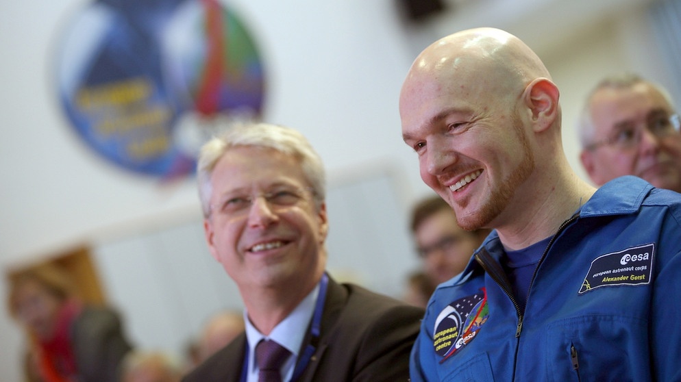 Zwei Astronauten im Gespräch Thomas Reiter und Alexander Gerst | Bild: picture-alliance/dpa