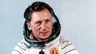 Sigmund Jähn, der DDR-Bürger war der erste deutsche Astronaut, der ins Weltall geflogen ist, viele Jahre vor Alexander Gerst. | Bild: picture-alliance/dpa