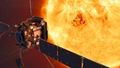 Künsterische Darstellung der Sonde Solar Orbiter, im Hintergrund die Sonne. Die Raumsonde der ESA soll die Sonnenwinde erforschen, den Teilchenstrom der Sonne. | Bild: ESA/ATG medialab