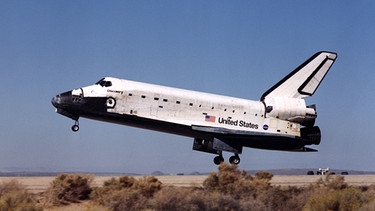 Space Shuttle Discovery bei der Landung im Oktober 2000 nach dem 100. Shuttle-Flug. | Bild: NASA